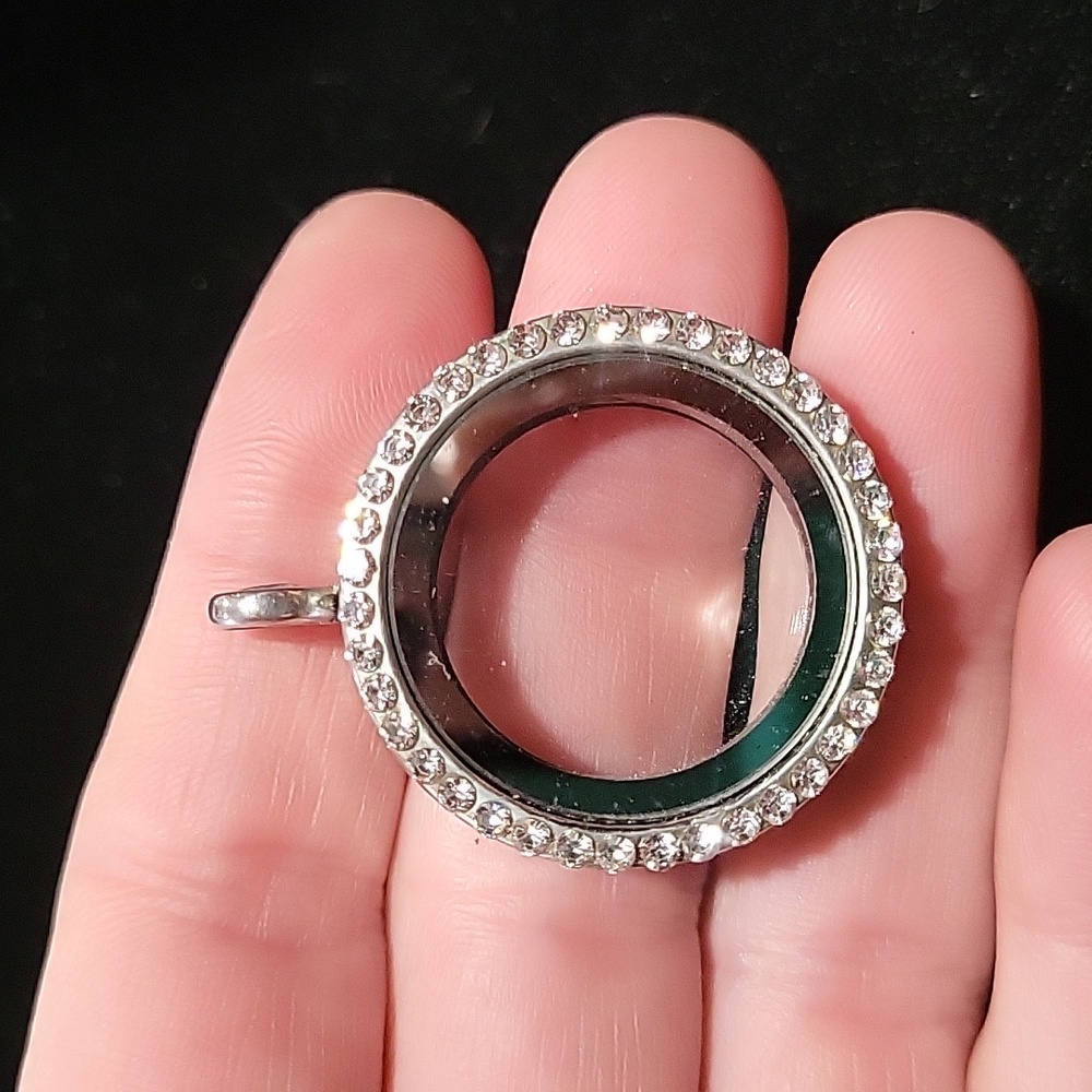 Swavarski crystal locket pendant